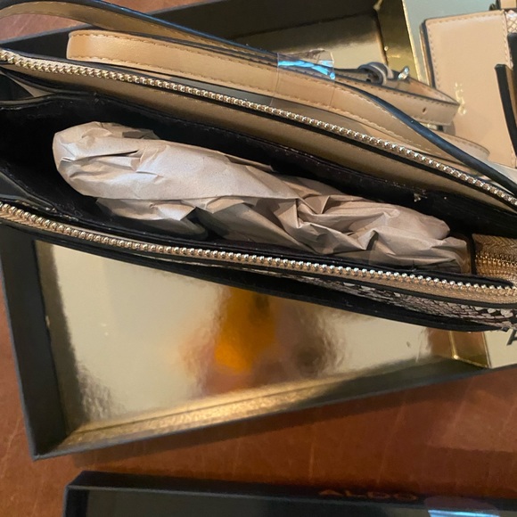 Aldo crossbody purse with c/c holder new in box - Picture 5 of 7